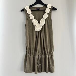 Love Scene Women's Green Floral V-Neck Sleeveless Top Blouse Size Large